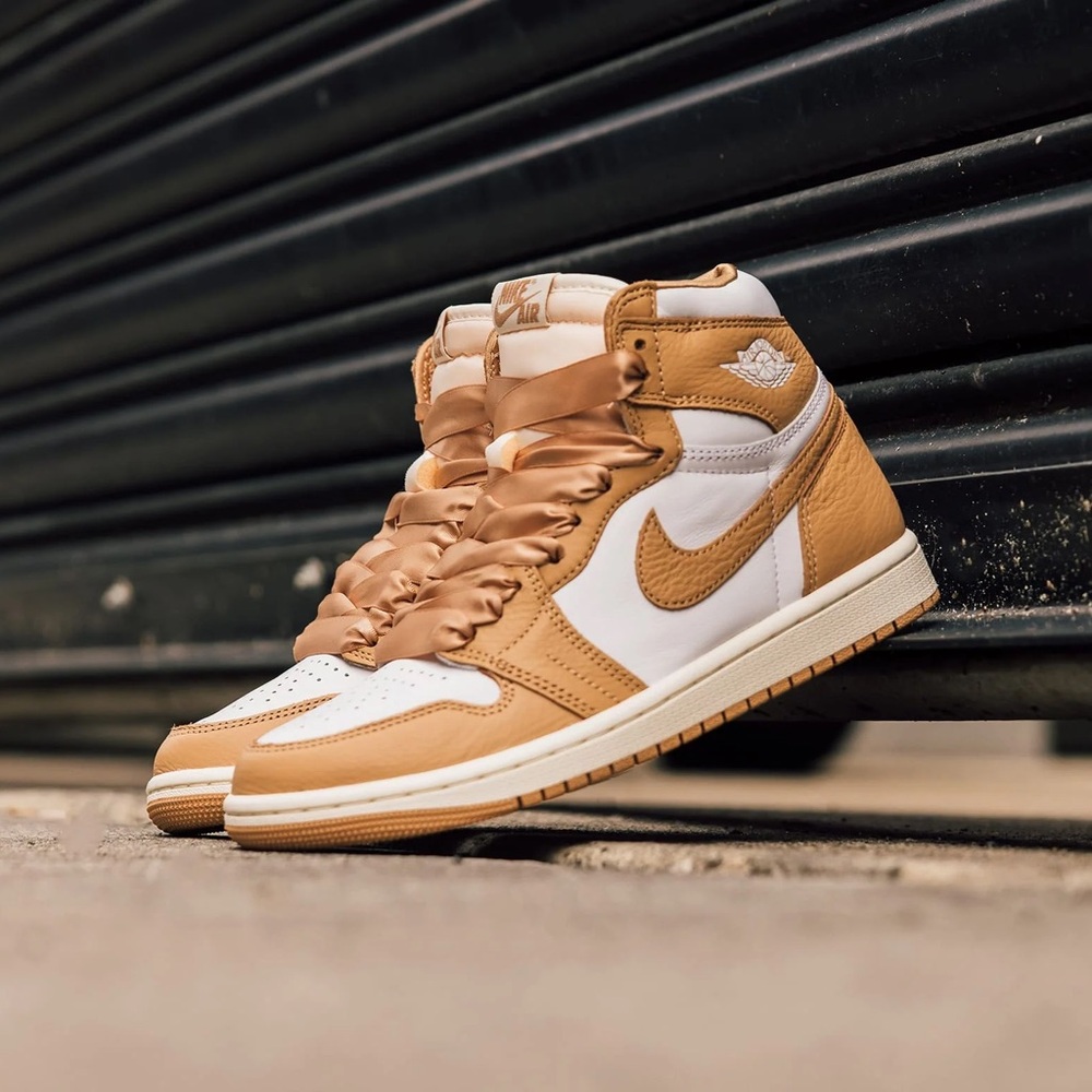 Size 8.5 Jordan Air 1 High Top in Praline Brown & White